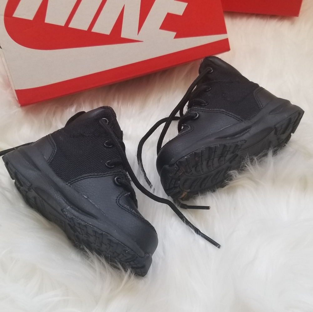 Black nike boots baby/toddler